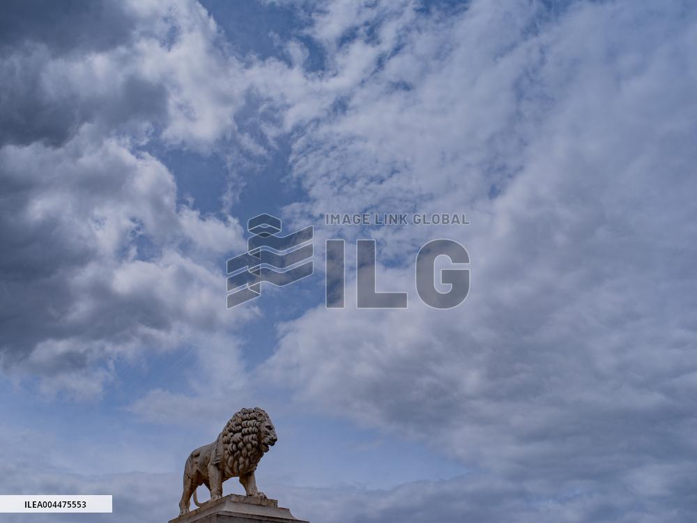 Illustration - Cloudy Weather in Paris