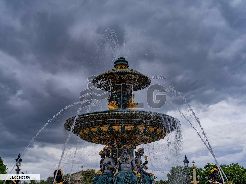 Illustration - Cloudy Weather in Paris