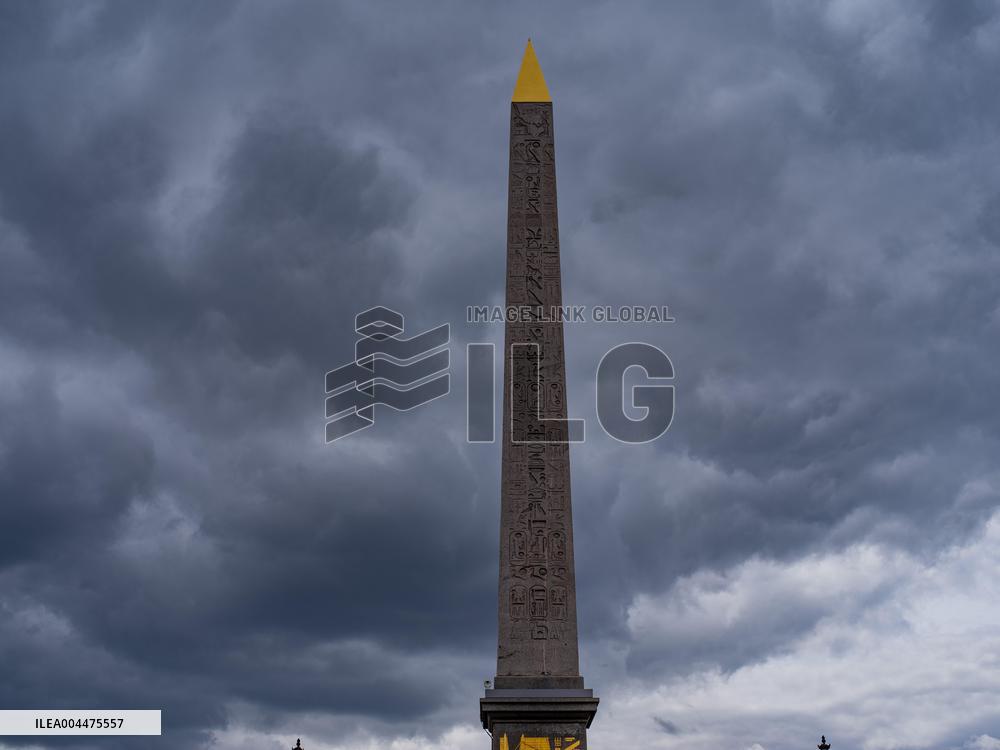 Illustration - Cloudy Weather in Paris
