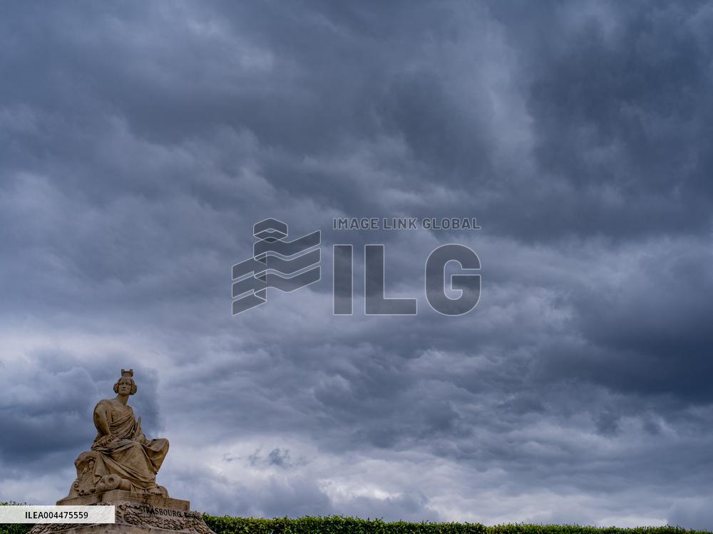Illustration - Cloudy Weather in Paris
