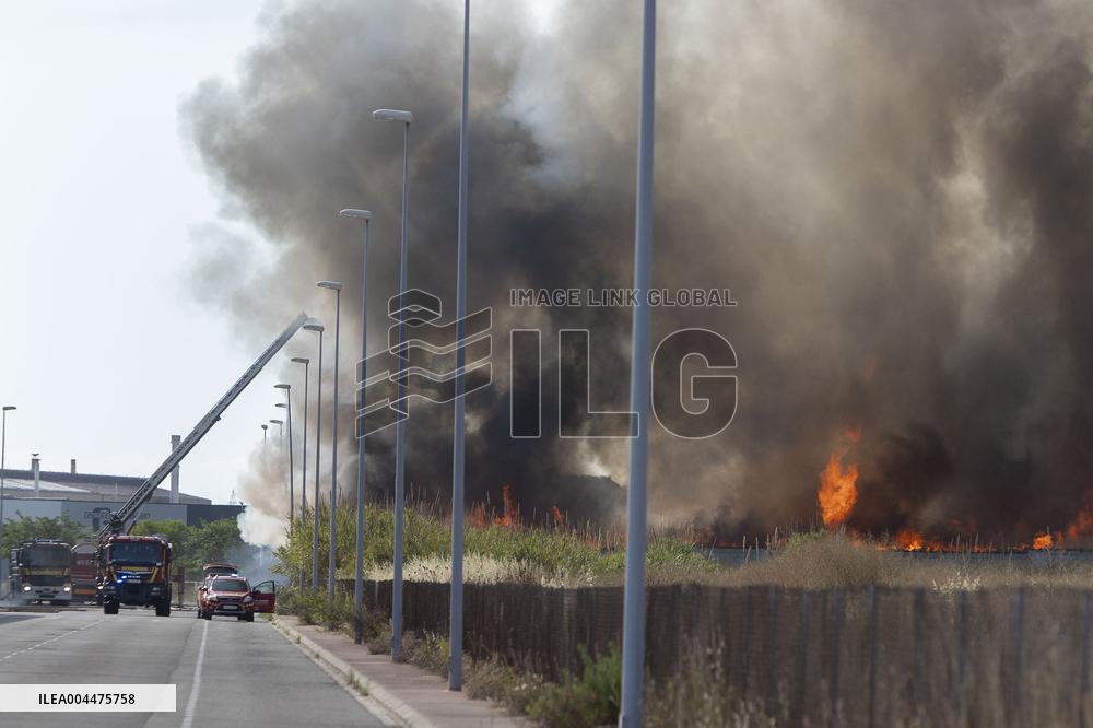 Scrapyard Fire Forces Evacuation in Almassora - Spain