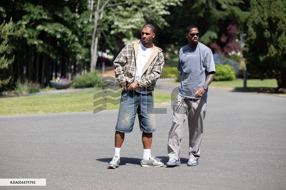 France Players arrives for Training - Clairefontaine-en-Yvelines