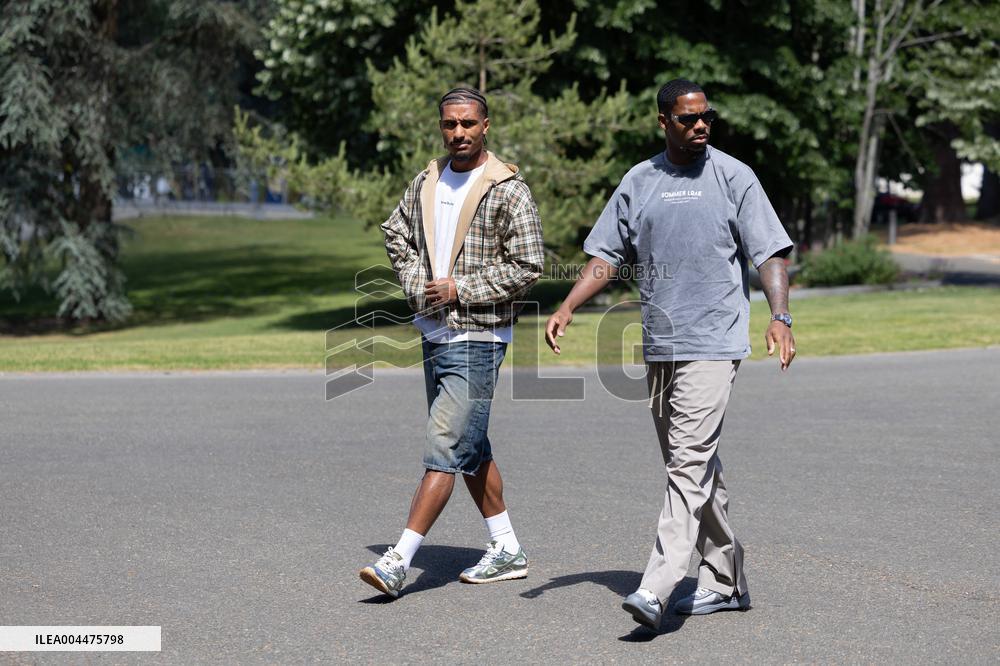 France Players arrives for Training - Clairefontaine-en-Yvelines