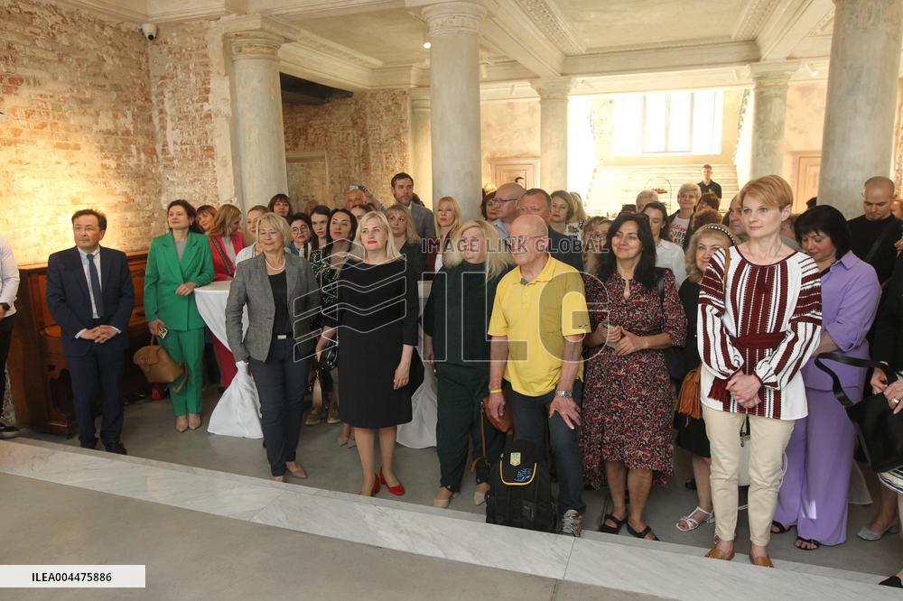 French Ambassador Gael Veyssiere visits language center in Dnipro