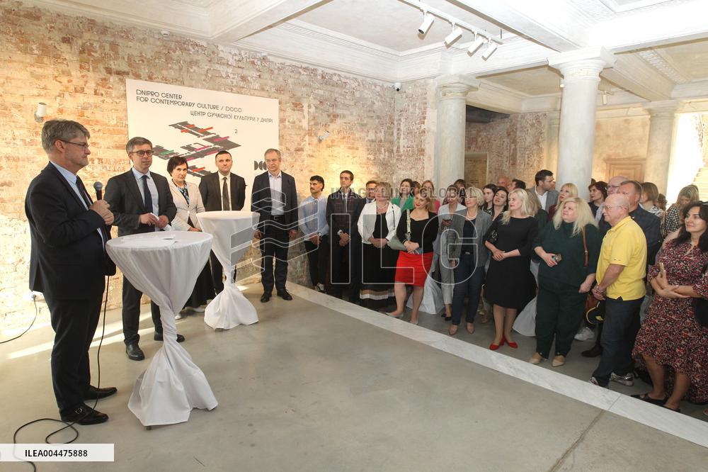 French Ambassador Gael Veyssiere visits language center in Dnipro