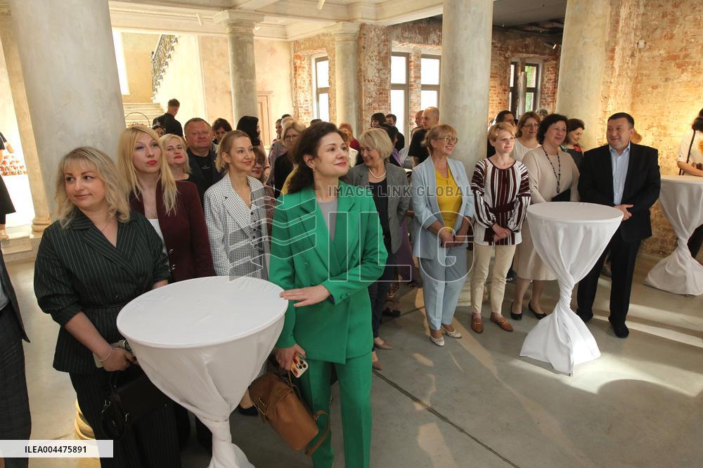 French Ambassador Gael Veyssiere visits language center in Dnipro