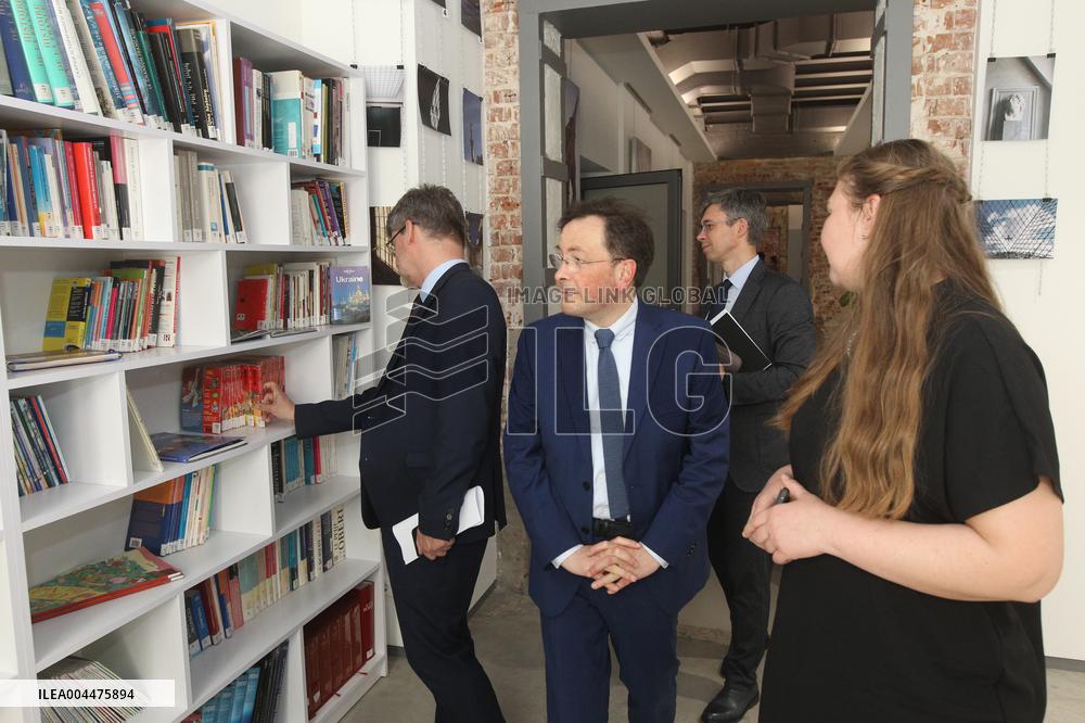 French Ambassador Gael Veyssiere visits language center in Dnipro