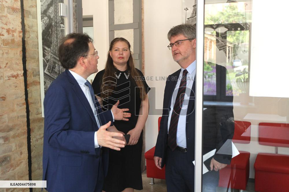 French Ambassador Gael Veyssiere visits language center in Dnipro