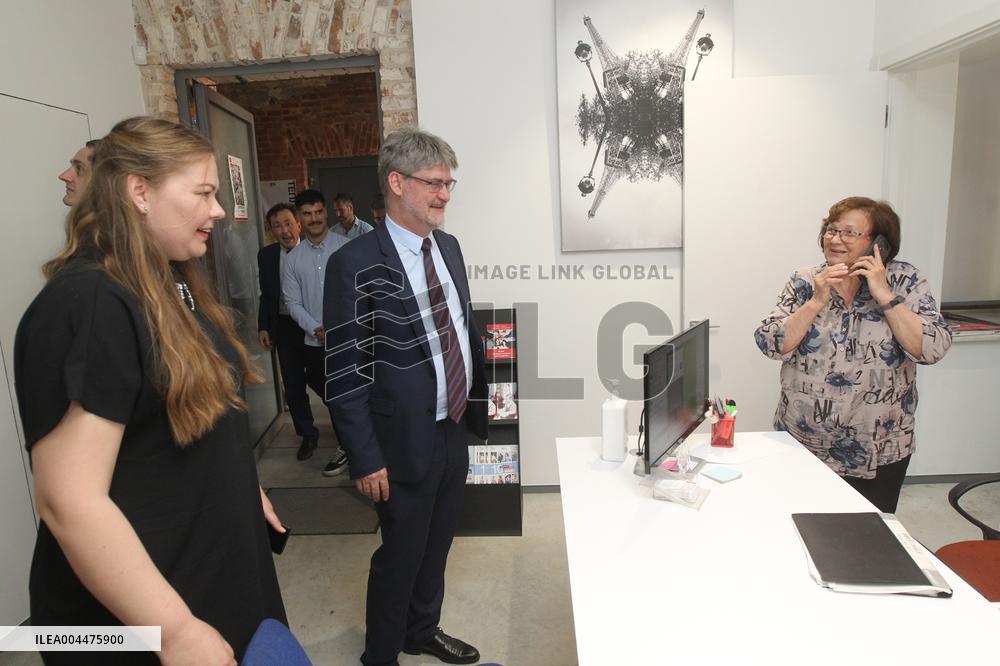 French Ambassador Gael Veyssiere visits language center in Dnipro