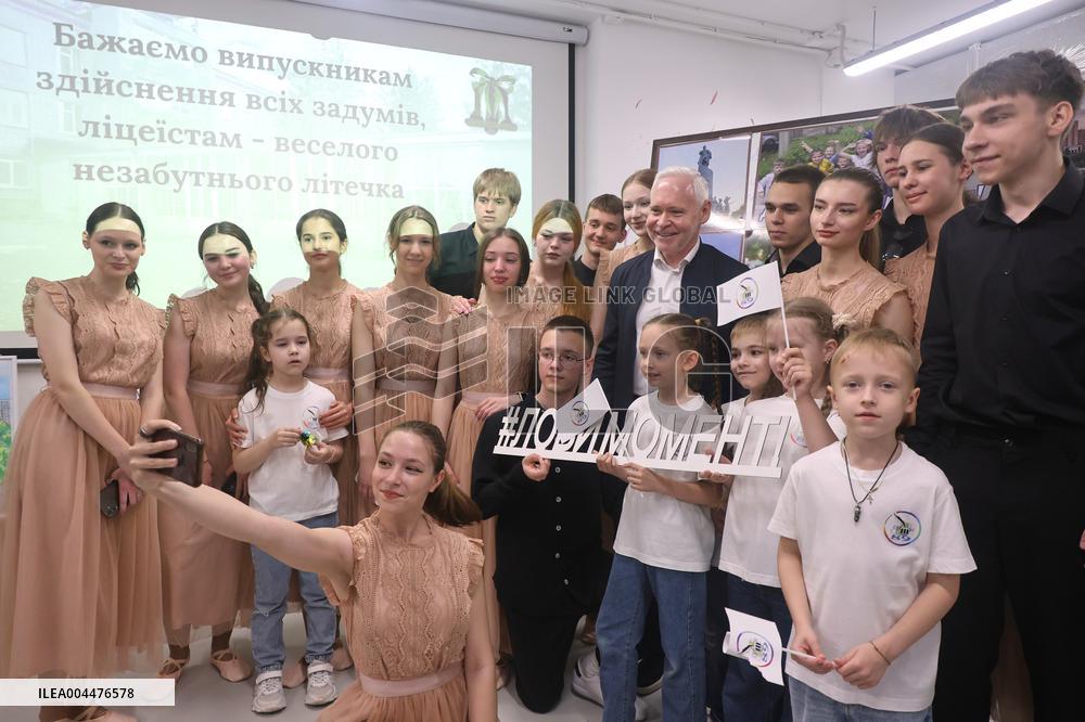 Last bell event at Kharkiv underground school
