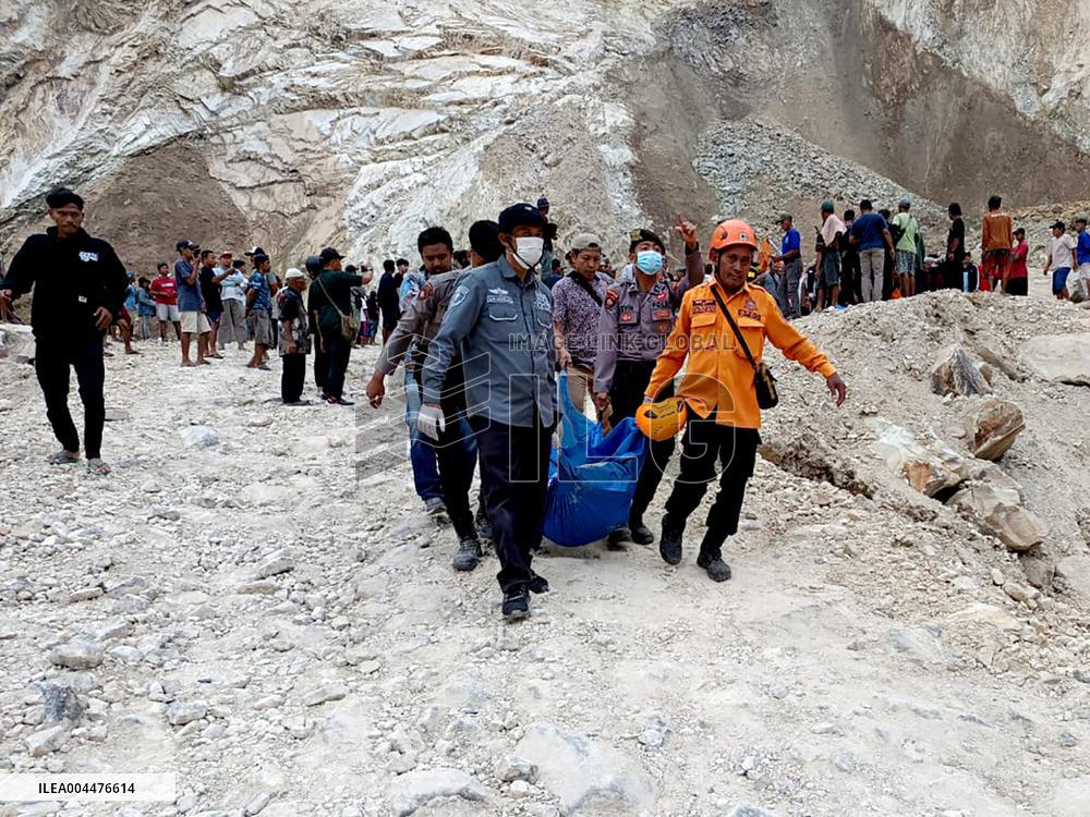 Quarry Landslide Kills At Least 7 - Indonesia