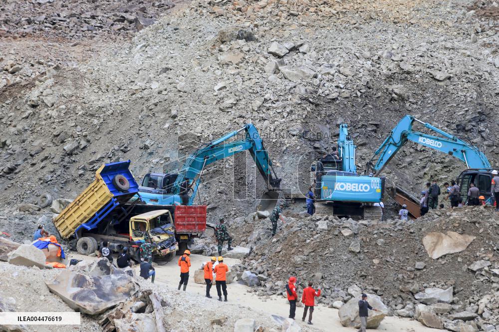 Quarry Landslide Kills At Least 7 - Indonesia
