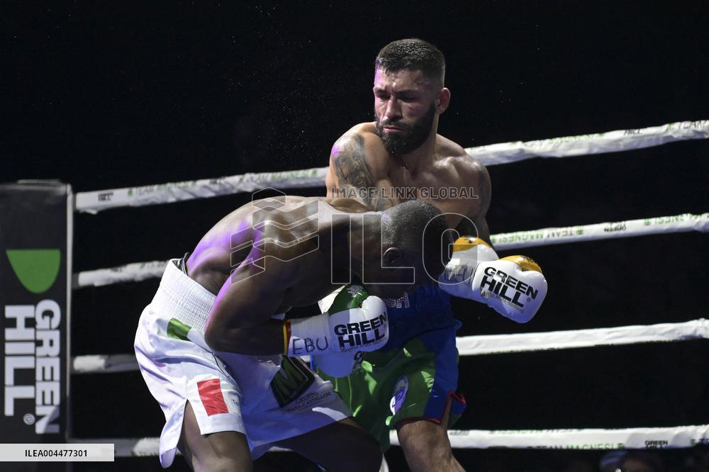 CONTATTO - Boxe - Titolo Europeo Silver Superleggeri - Metonyekpon vs Casamonica