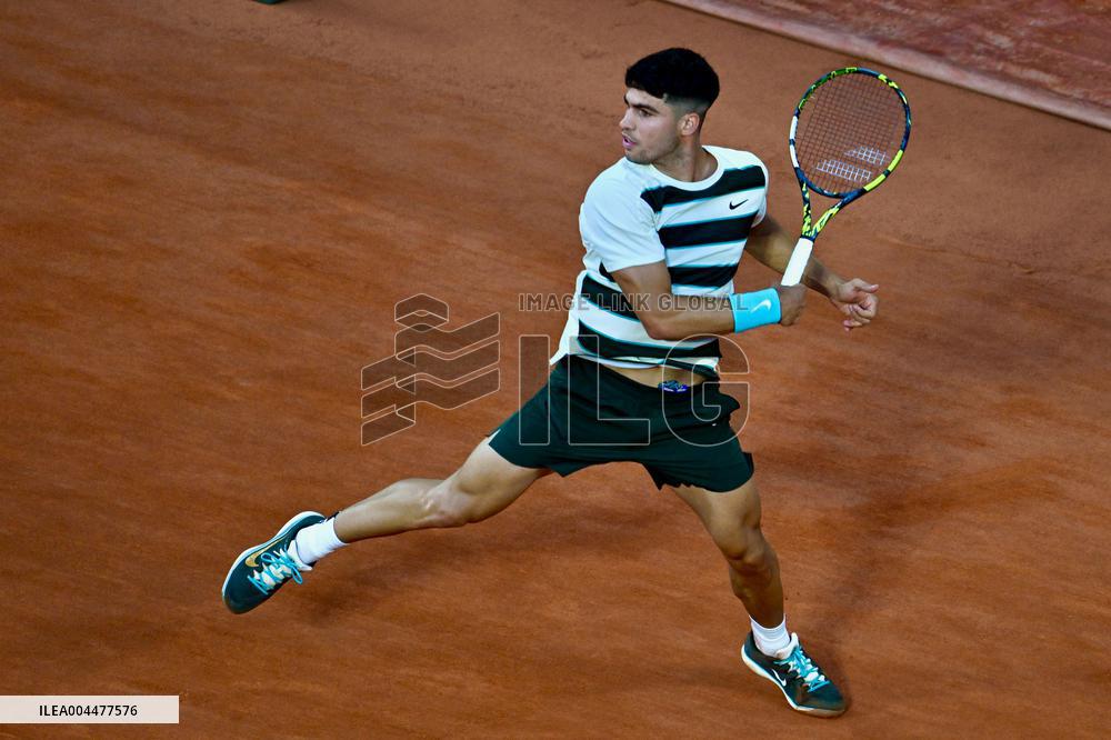 2025 French Open - Carlos Alcaraz v Damir Dzumhur  Day 6