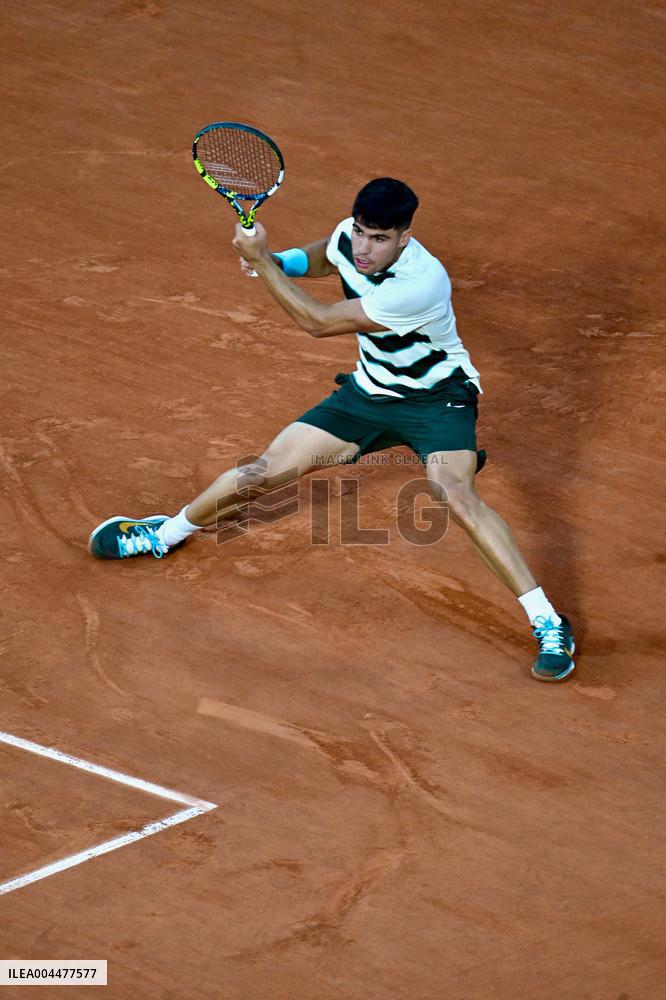 2025 French Open - Carlos Alcaraz v Damir Dzumhur  Day 6