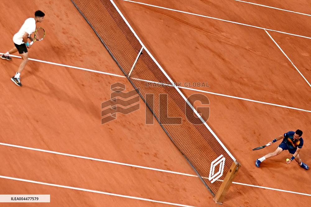 2025 French Open - Carlos Alcaraz v Damir Dzumhur  Day 6