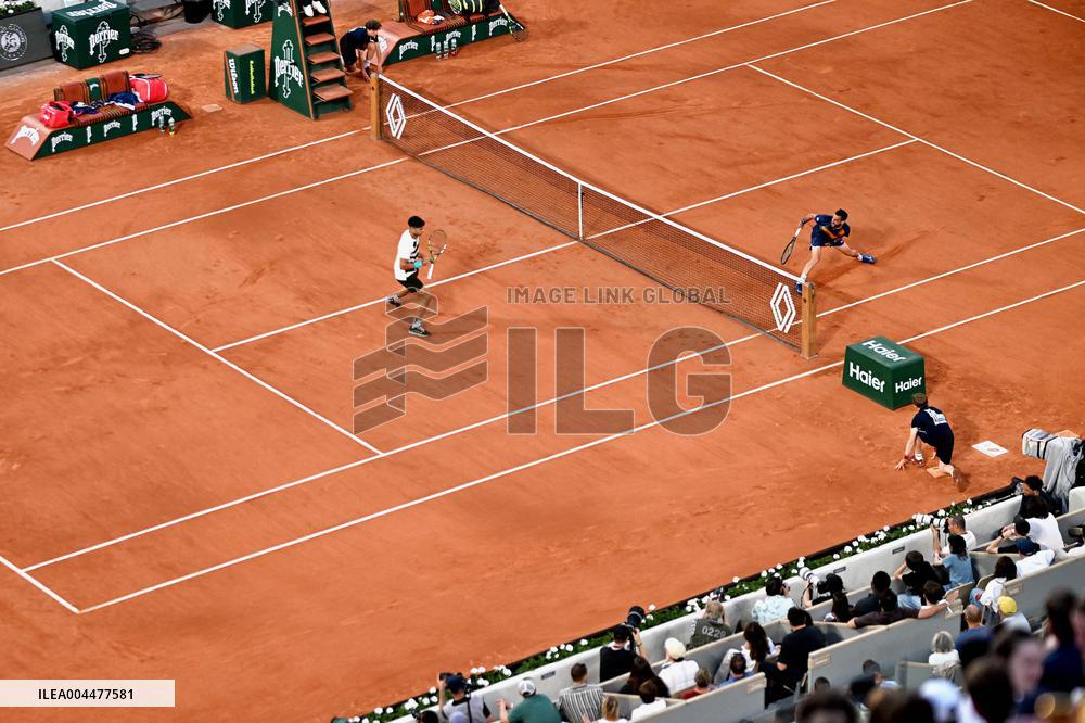 2025 French Open - Carlos Alcaraz v Damir Dzumhur  Day 6