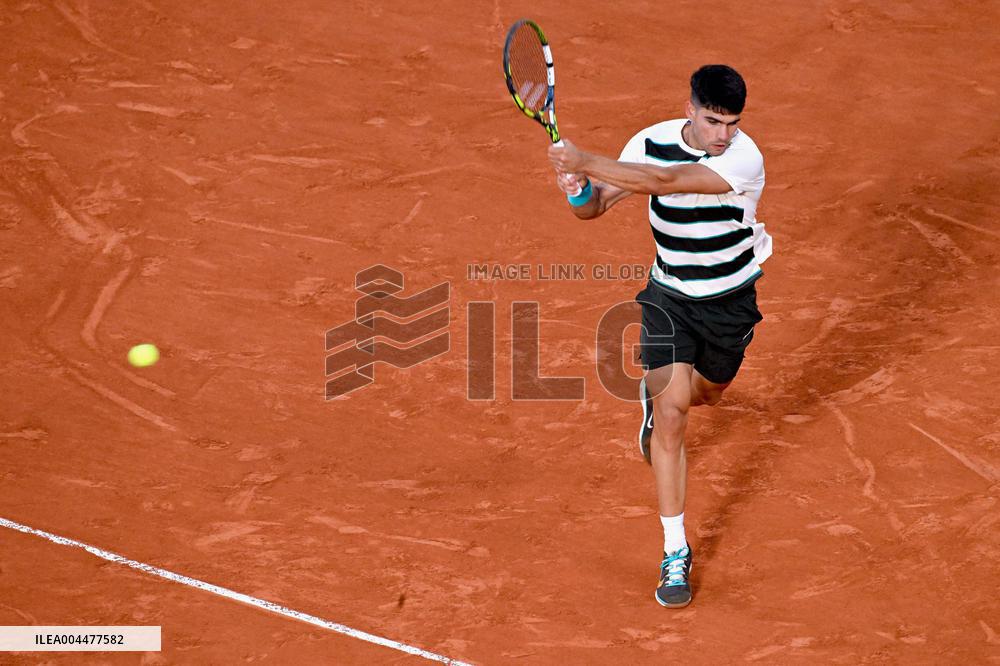 2025 French Open - Carlos Alcaraz v Damir Dzumhur  Day 6