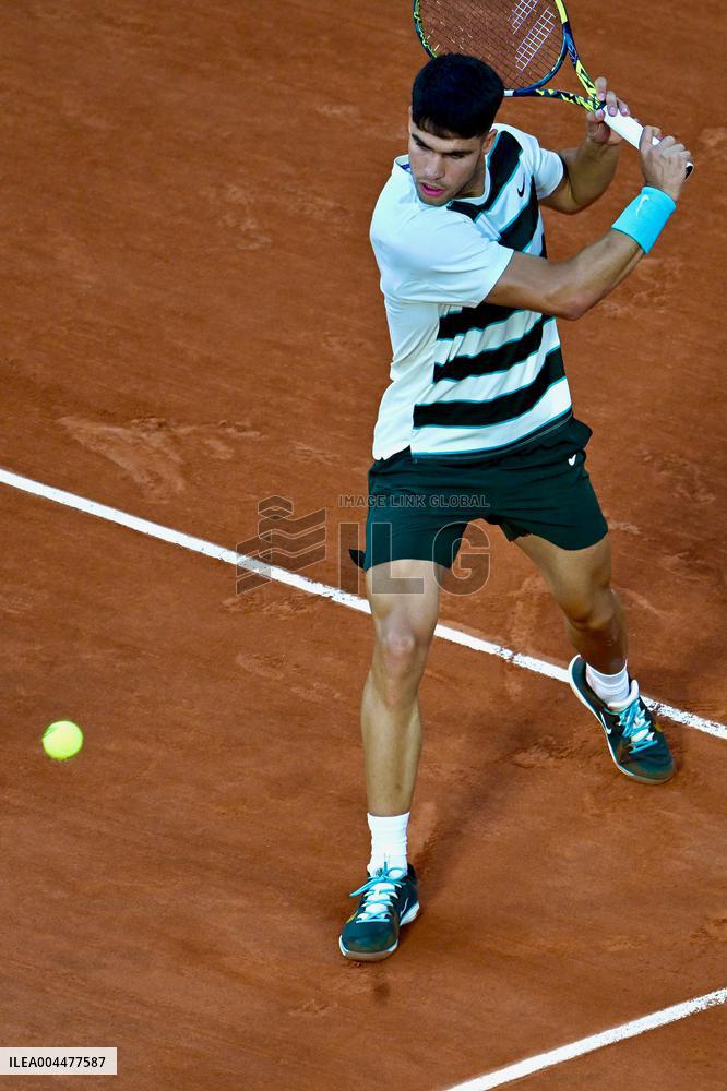 2025 French Open - Carlos Alcaraz v Damir Dzumhur  Day 6