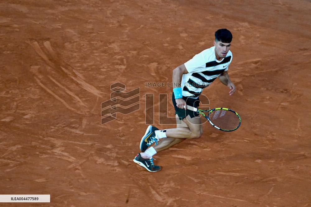 2025 French Open - Carlos Alcaraz v Damir Dzumhur  Day 6