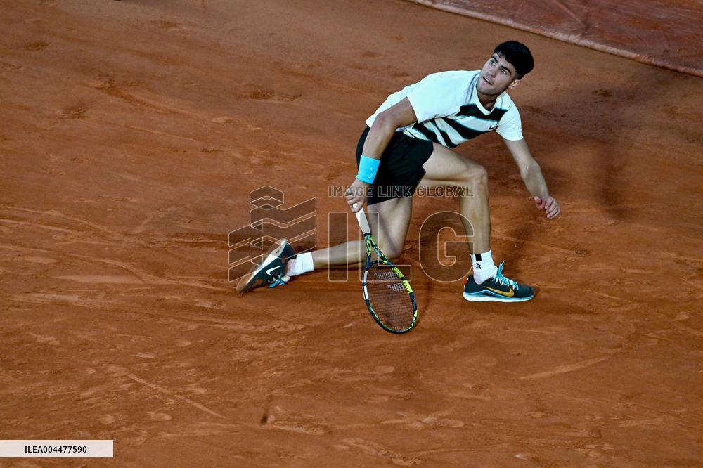 2025 French Open - Carlos Alcaraz v Damir Dzumhur  Day 6