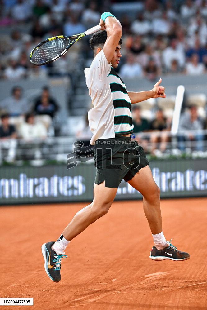 2025 French Open - Carlos Alcaraz v Damir Dzumhur  Day 6