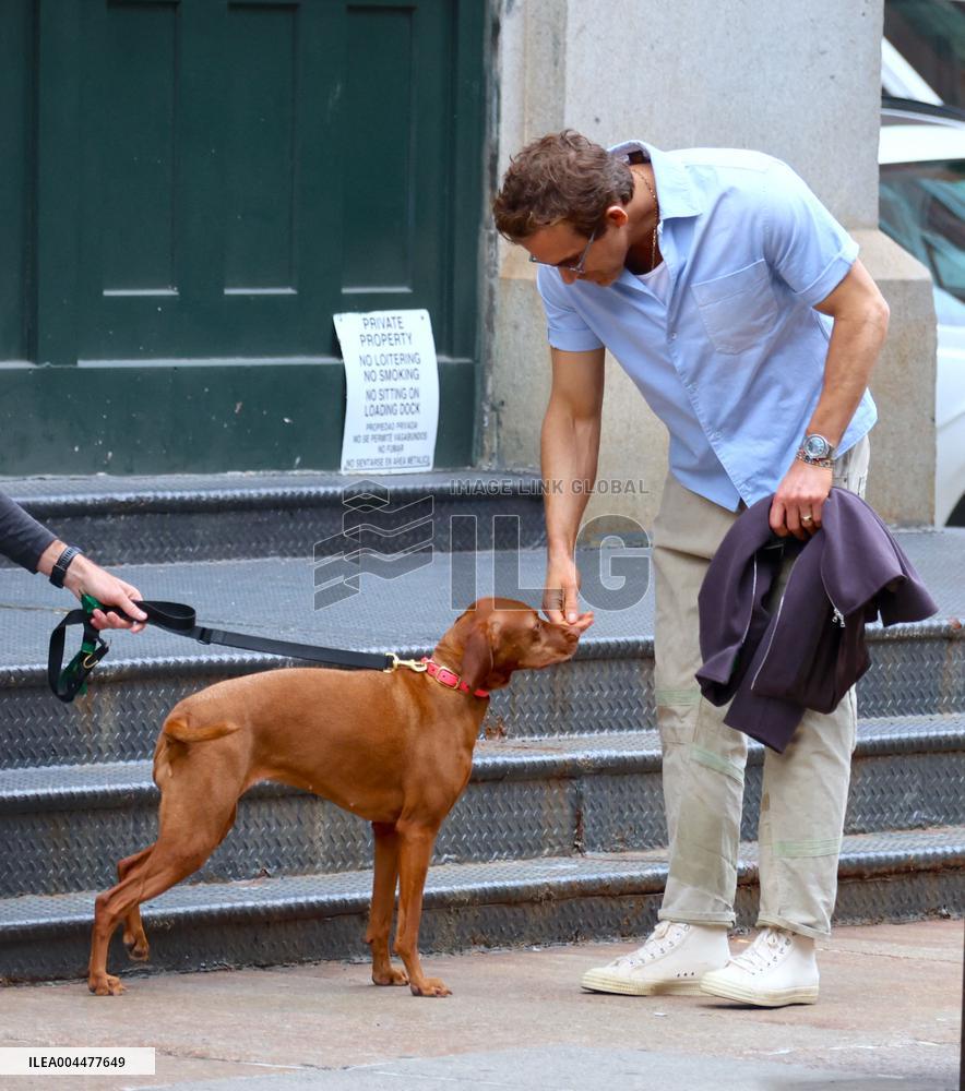 Ryan Reynolds out - NYC