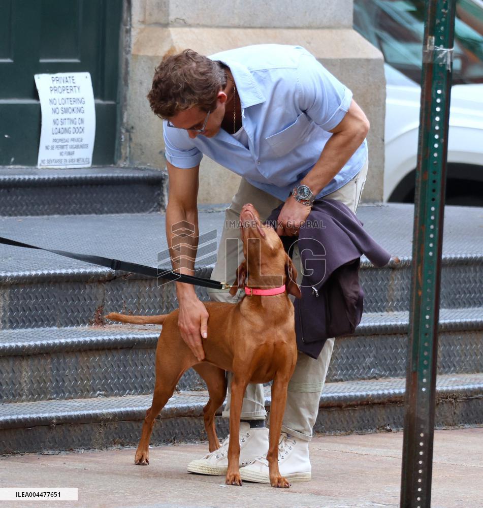 Ryan Reynolds out - NYC