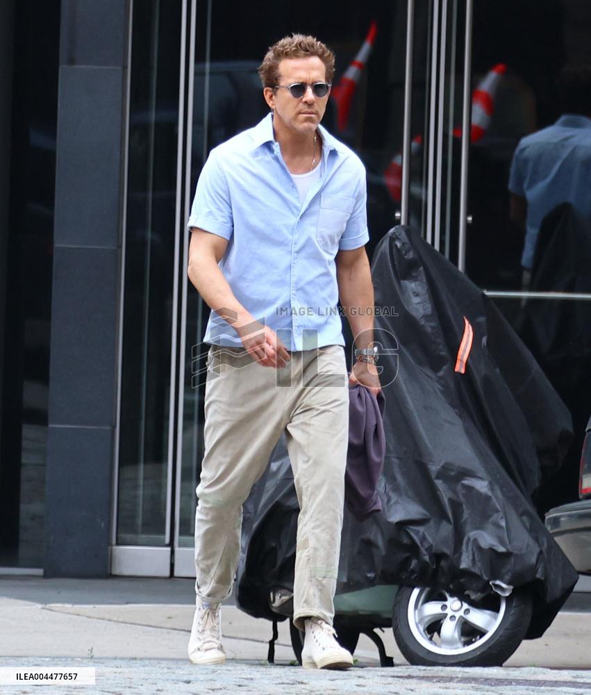 Ryan Reynolds out - NYC