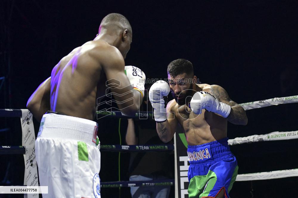 CONTATTO - Boxe - Titolo Europeo Silver Superleggeri - Metonyekpon vs Casamonica