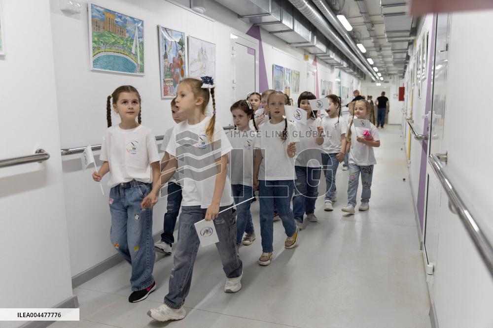 Last day in the underground school of High school graduates - Kharkiv
