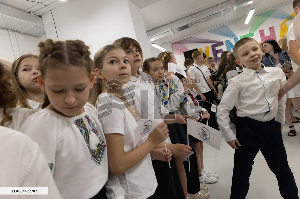Last day in the underground school of High school graduates - Kharkiv