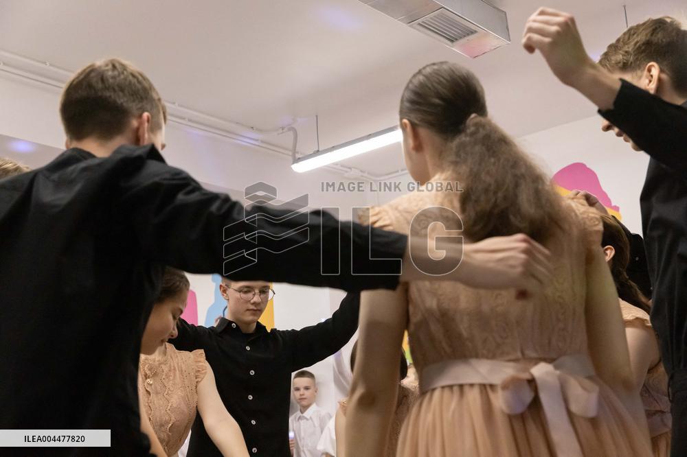 Last day in the underground school of High school graduates - Kharkiv