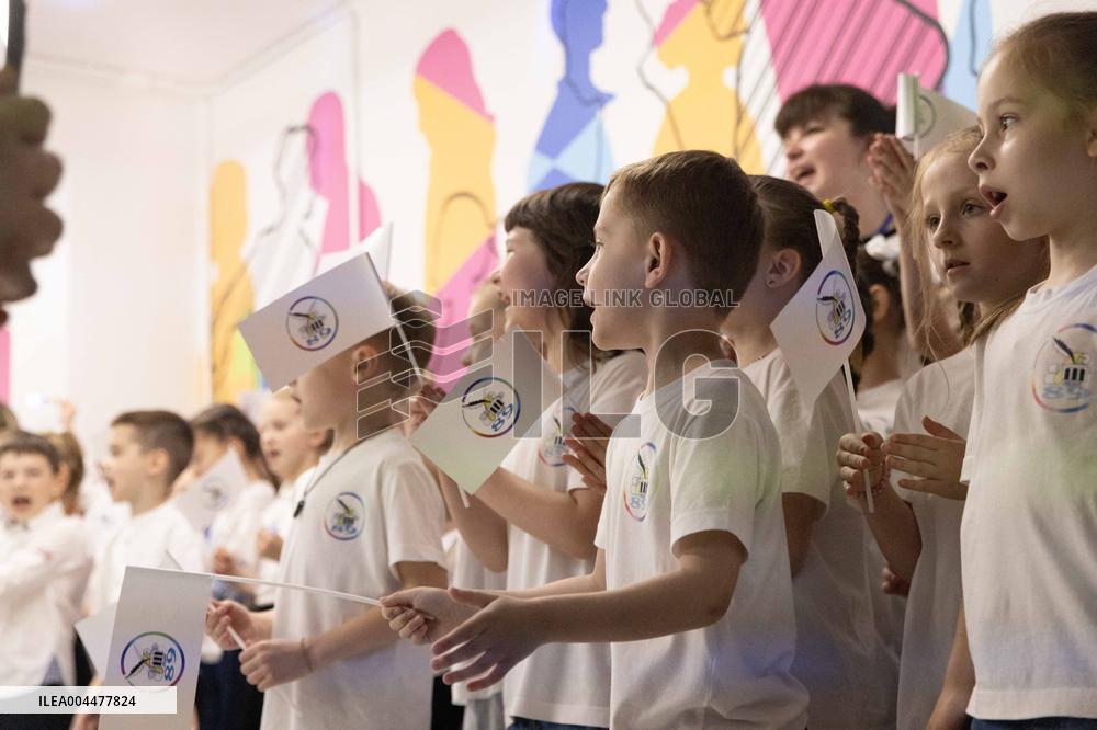 Last day in the underground school of High school graduates - Kharkiv