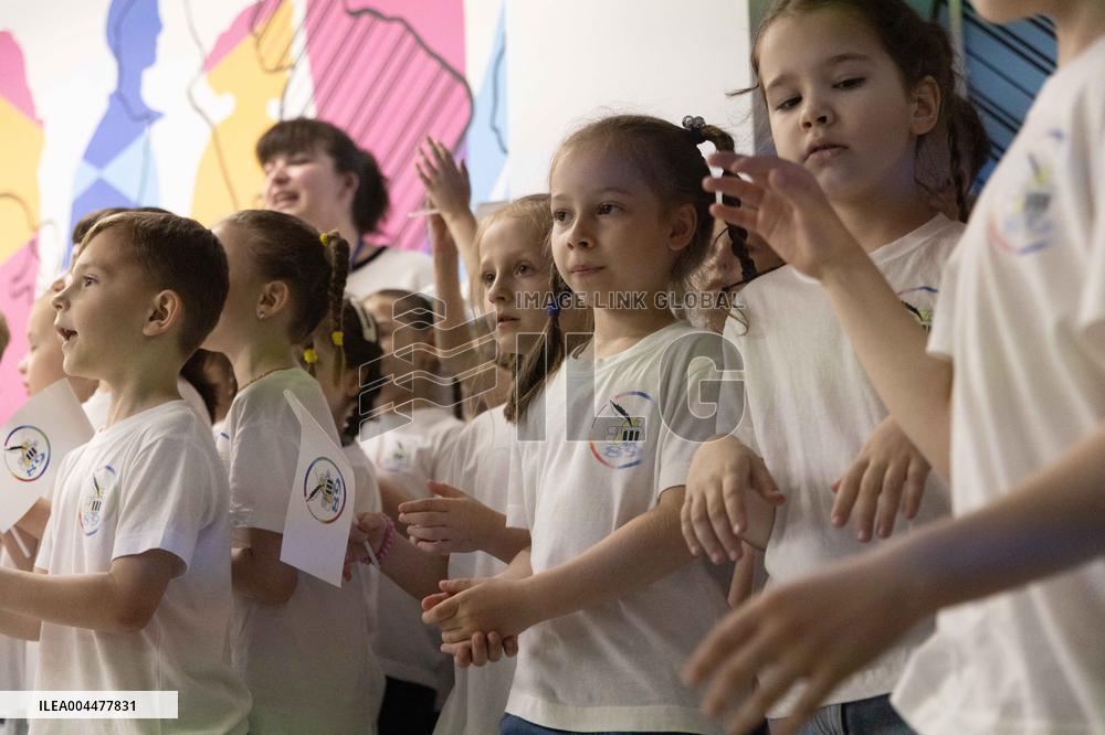 Last day in the underground school of High school graduates - Kharkiv