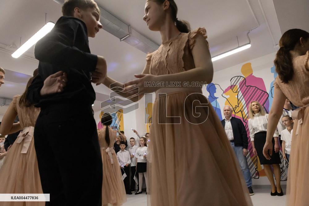 Last day in the underground school of High school graduates - Kharkiv