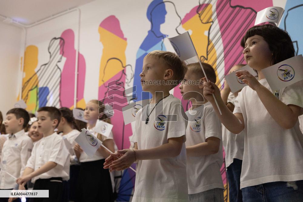 Last day in the underground school of High school graduates - Kharkiv