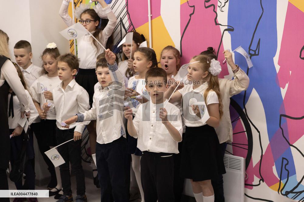 Last day in the underground school of High school graduates - Kharkiv