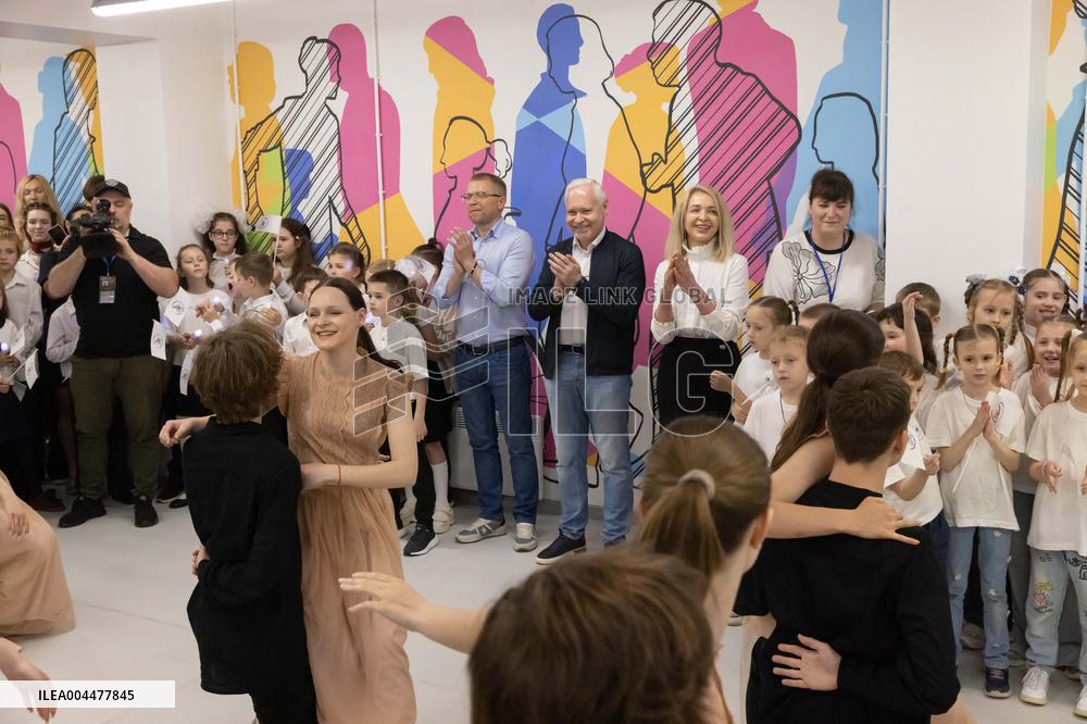 Last day in the underground school of High school graduates - Kharkiv