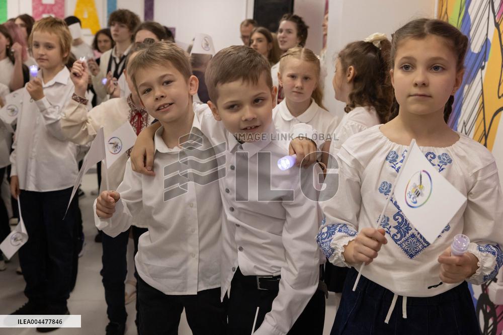 Last day in the underground school of High school graduates - Kharkiv