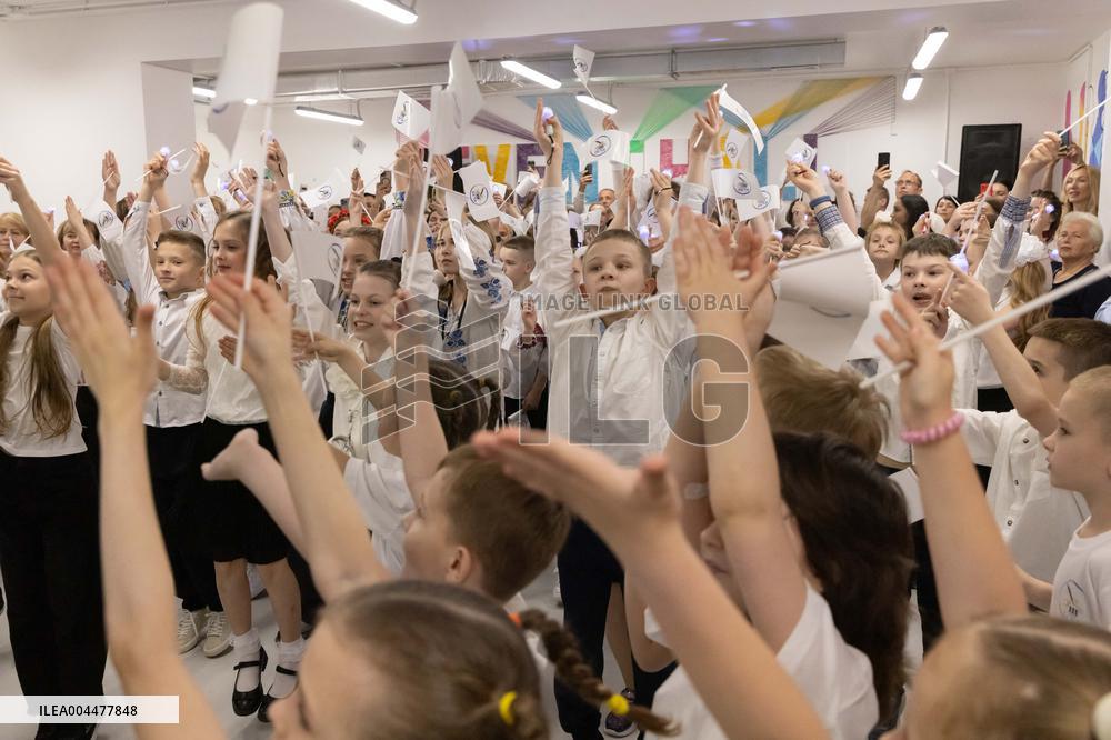 Last day in the underground school of High school graduates - Kharkiv