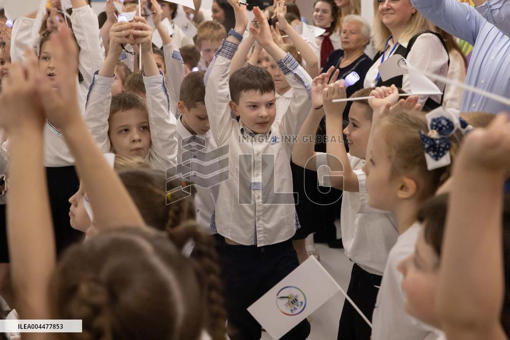 Last day in the underground school of High school graduates - Kharkiv