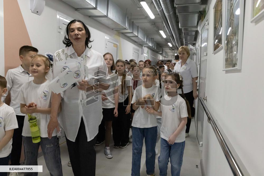 Last day in the underground school of High school graduates - Kharkiv