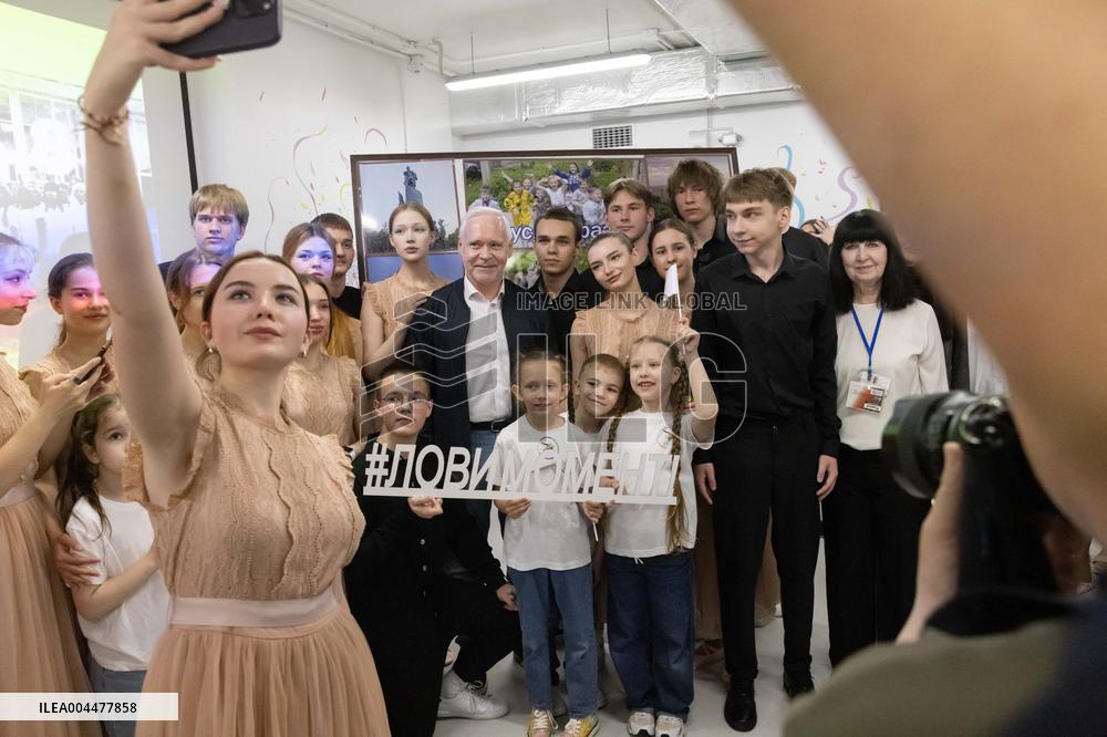 Last day in the underground school of High school graduates - Kharkiv