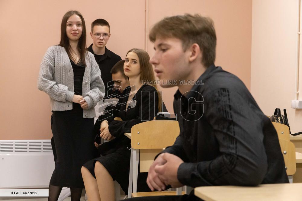 Last day in the underground school of High school graduates - Kharkiv