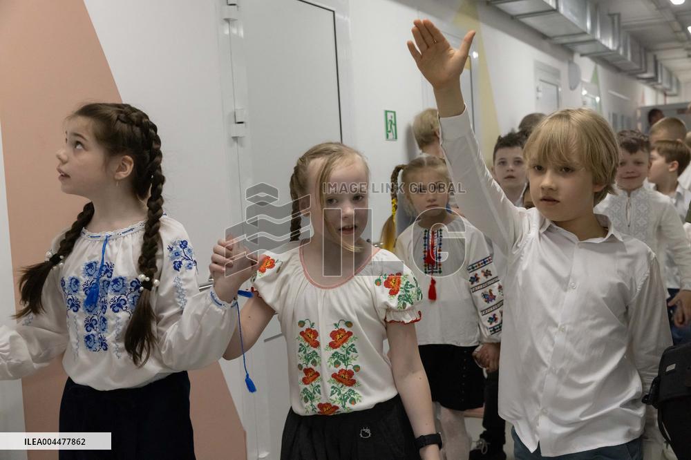 Last day in the underground school of High school graduates - Kharkiv