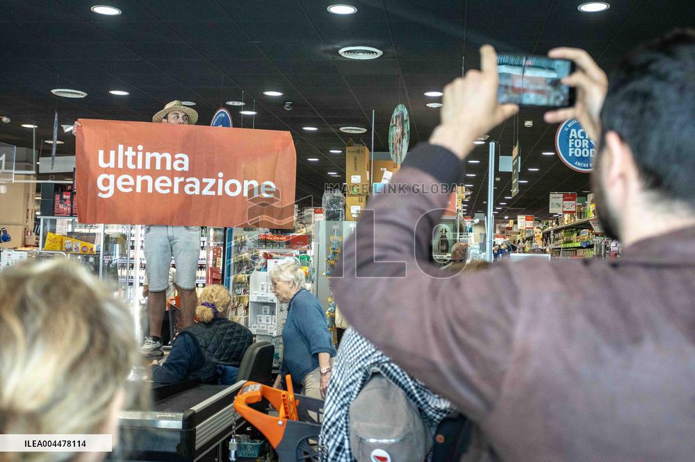Via Spinoza Carrefour, latest generation action - Milan