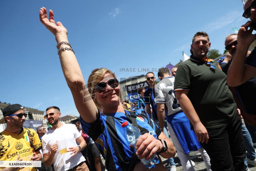 CALCIO - UEFA Champions League - Fans at the Champions League final
