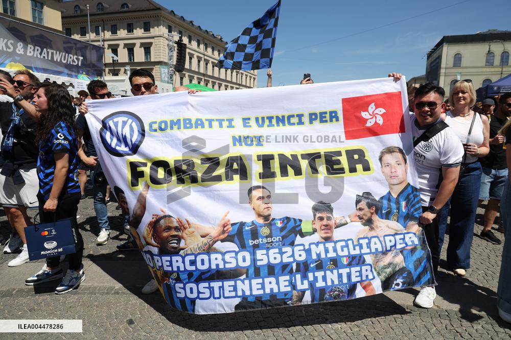 CALCIO - UEFA Champions League - Fans at the Champions League final