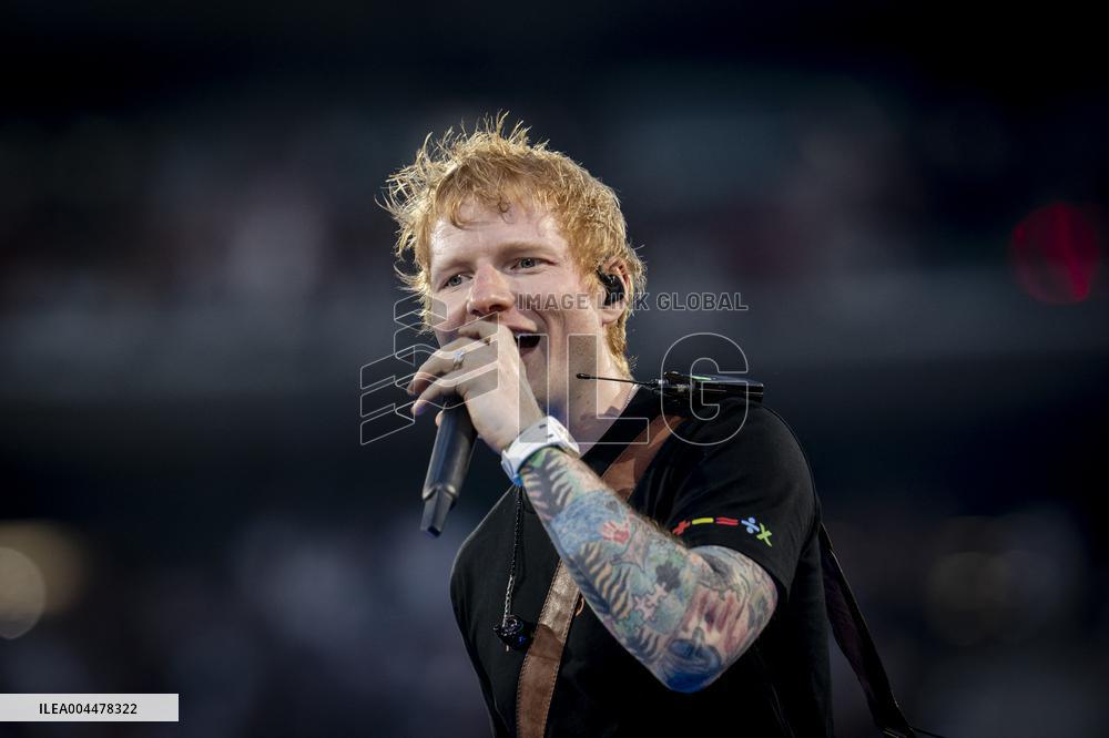 Ed Sheeran Performs in Madrid - Spain